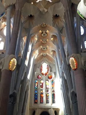  A Sagrada Família der Seelen: Eine Symphonie in Stein und Licht!