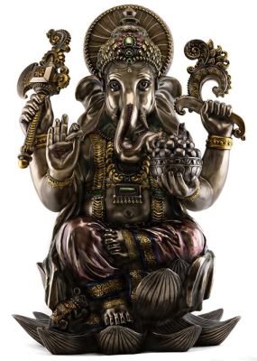 Die Statue von Ganesha: Eine majestätische Darstellung hinduistischer Gottheit!